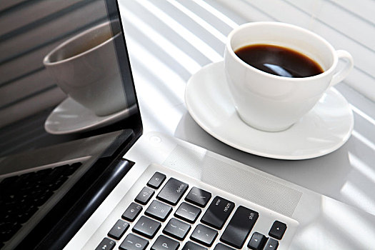 台灯一盏，没看过《盗梦空间》的别进